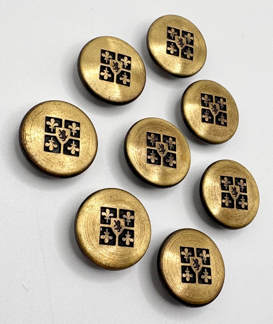 8 Metal Buttons, Old Gold, Quartered Fleur de Lis Design, 18mm Wide, LARP