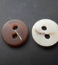 30mm (48L) 1 & 2 10" polyester horn button - Image 1