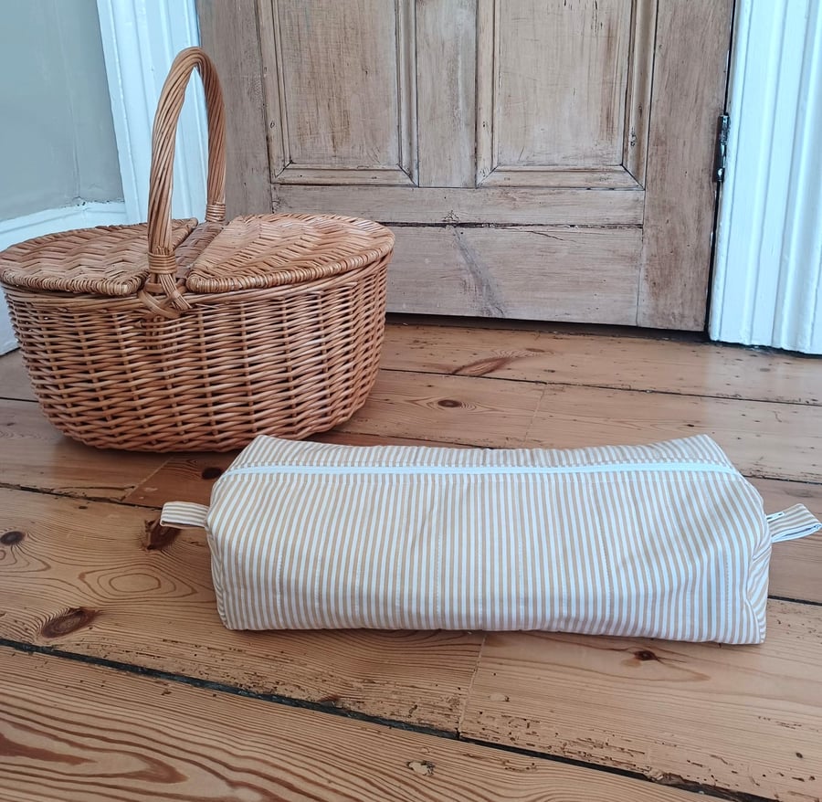 Heat resistant hair tool pouch