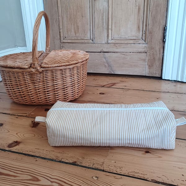 Heat resistant hair tool pouch