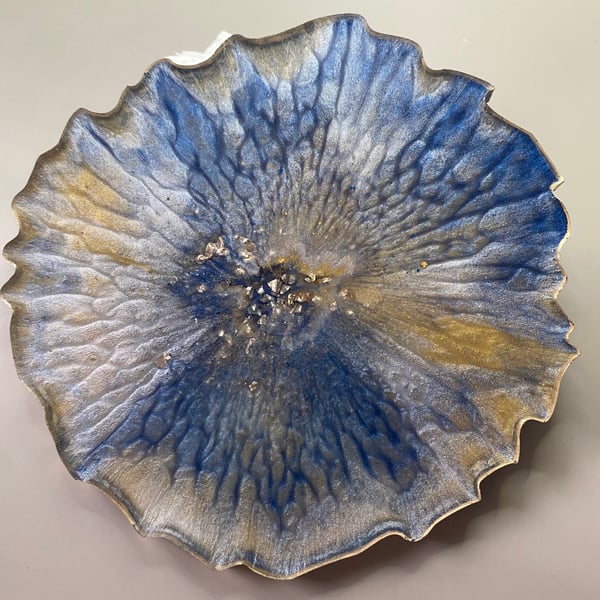 Geode shaped beautiful resin coaster.