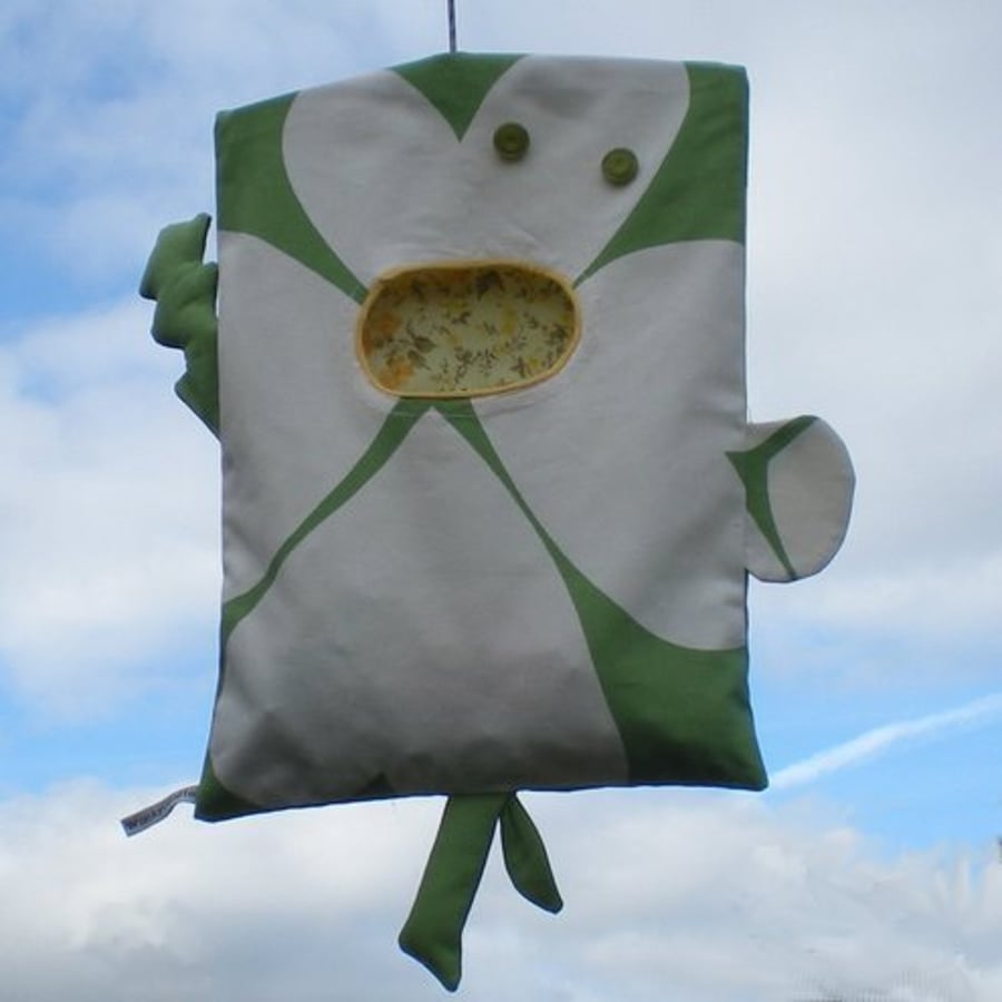 DaisyCup PegBag, Peg Bag, ClothesPin Bag from WonkyGiraffe