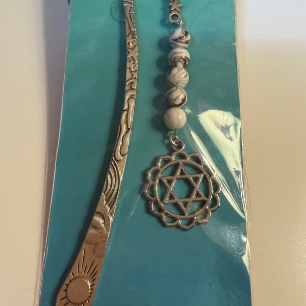 Metal carved hook bookmark