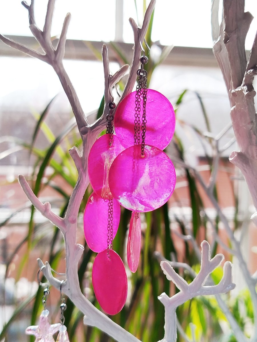Vintage hot pink carved shell dangle earrings 