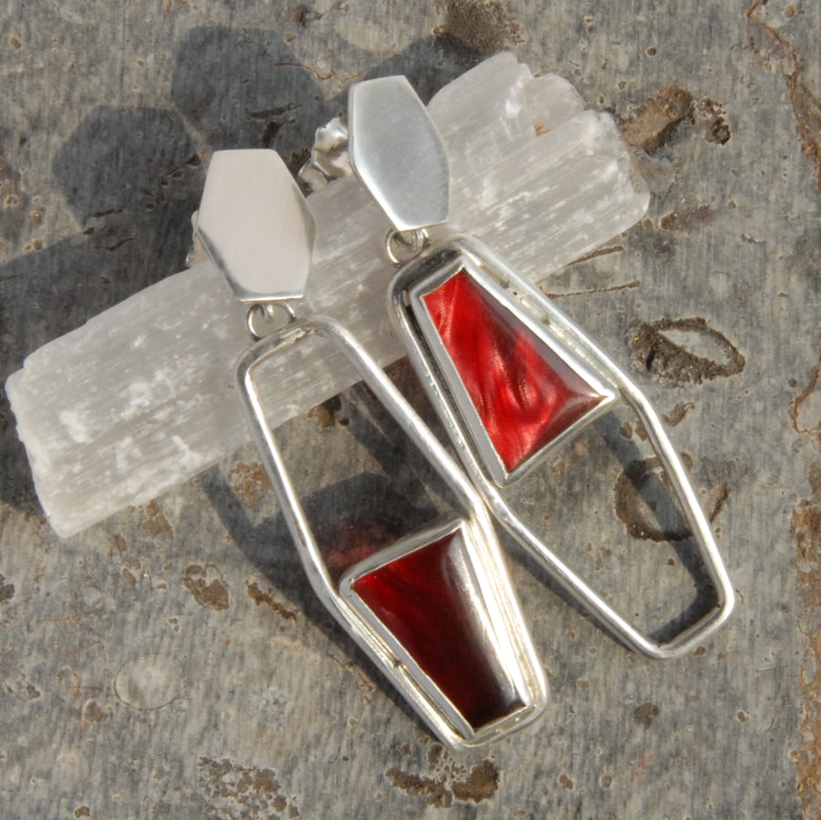 Geometric red bowlerite and silver drop earrings