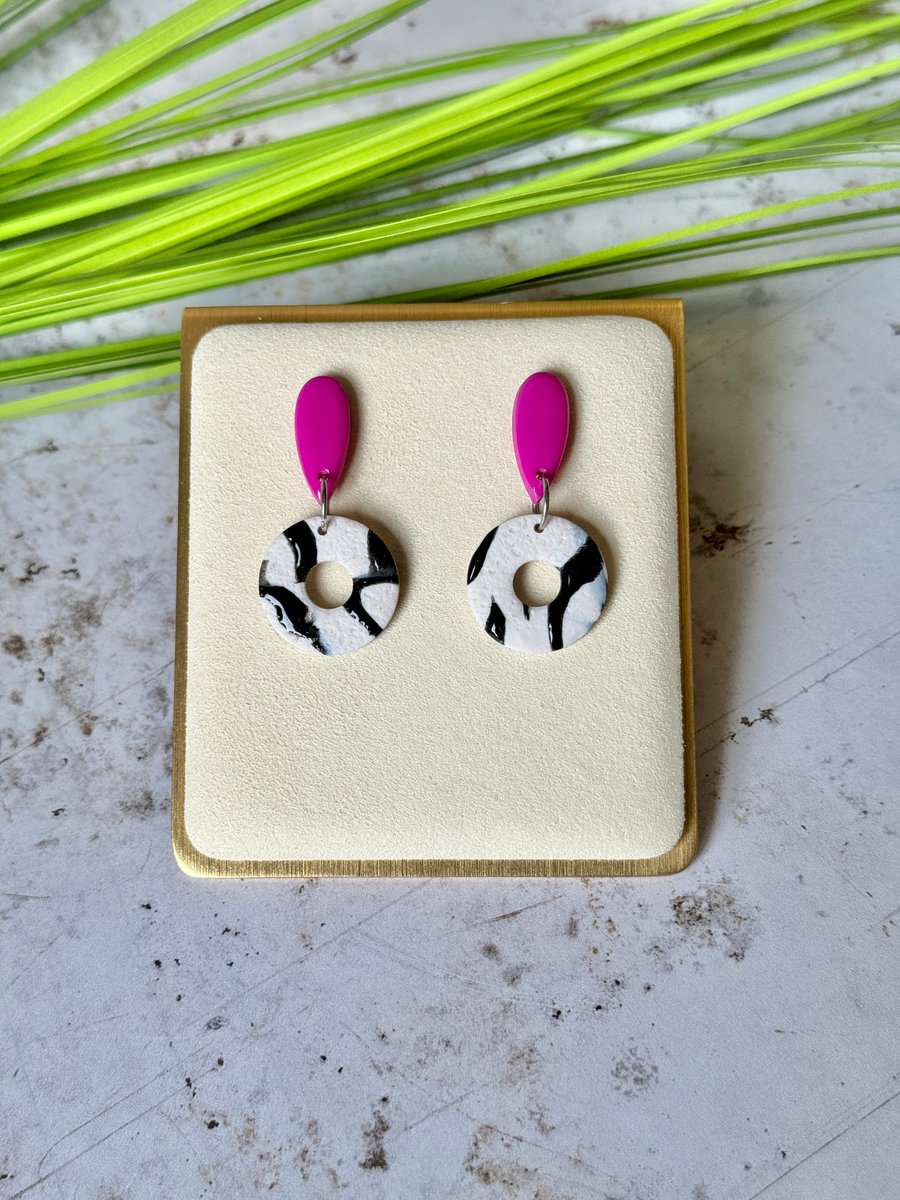 Colour & Monochrome - Hot Pink Teardrop & Smooch Earrings