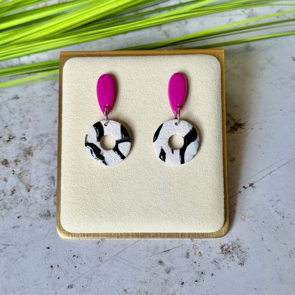 Colour & Monochrome - Hot Pink Teardrop & Smooch Earrings