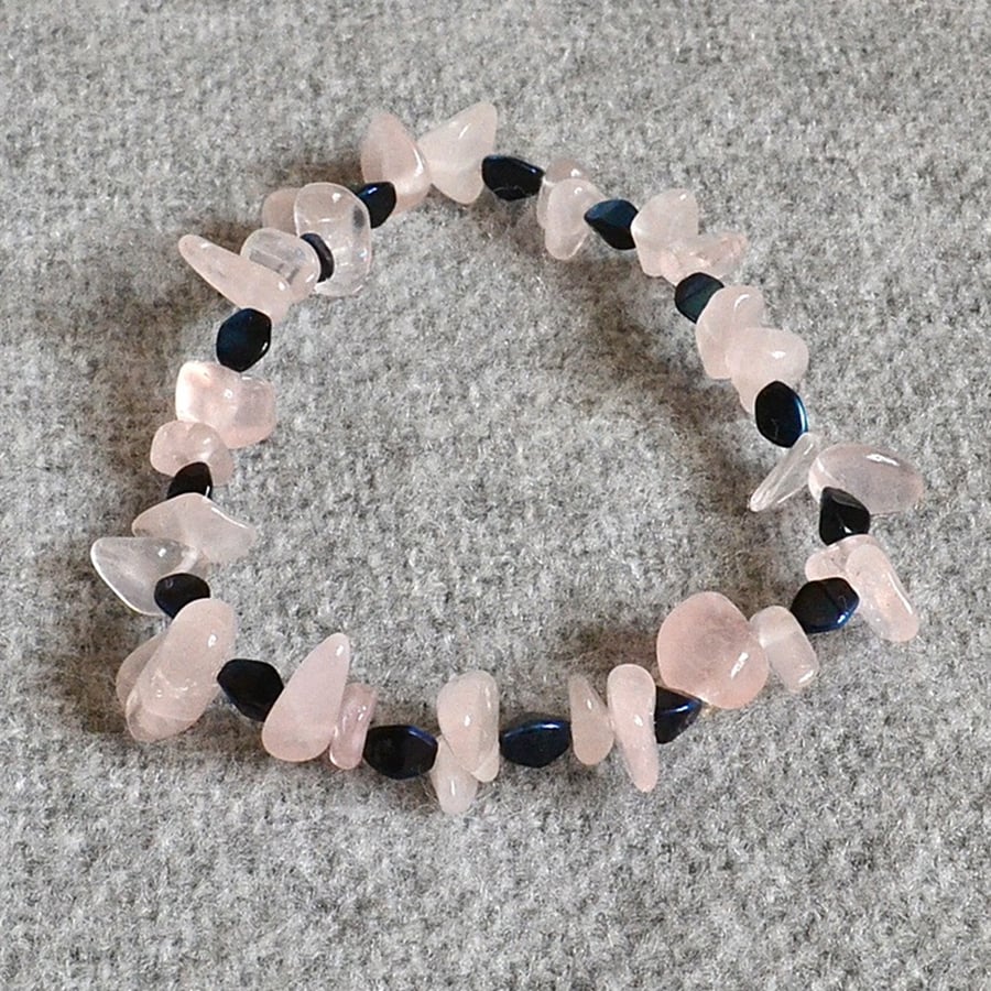 Rose Quartz Chip and Blue Glass Pinch Bead Elastic Bracelet