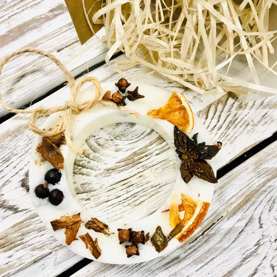 Winter Wax Pomander - Open