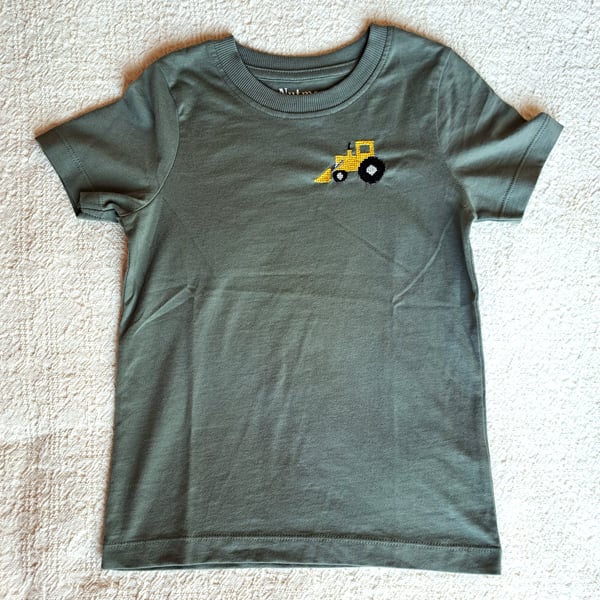 Digger, T-shirt, age 3-4 years,and embroidered