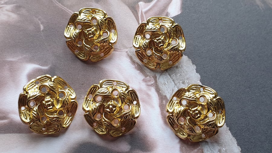 1" 25mm 40L medium weight Gold shank Buttons from Italy