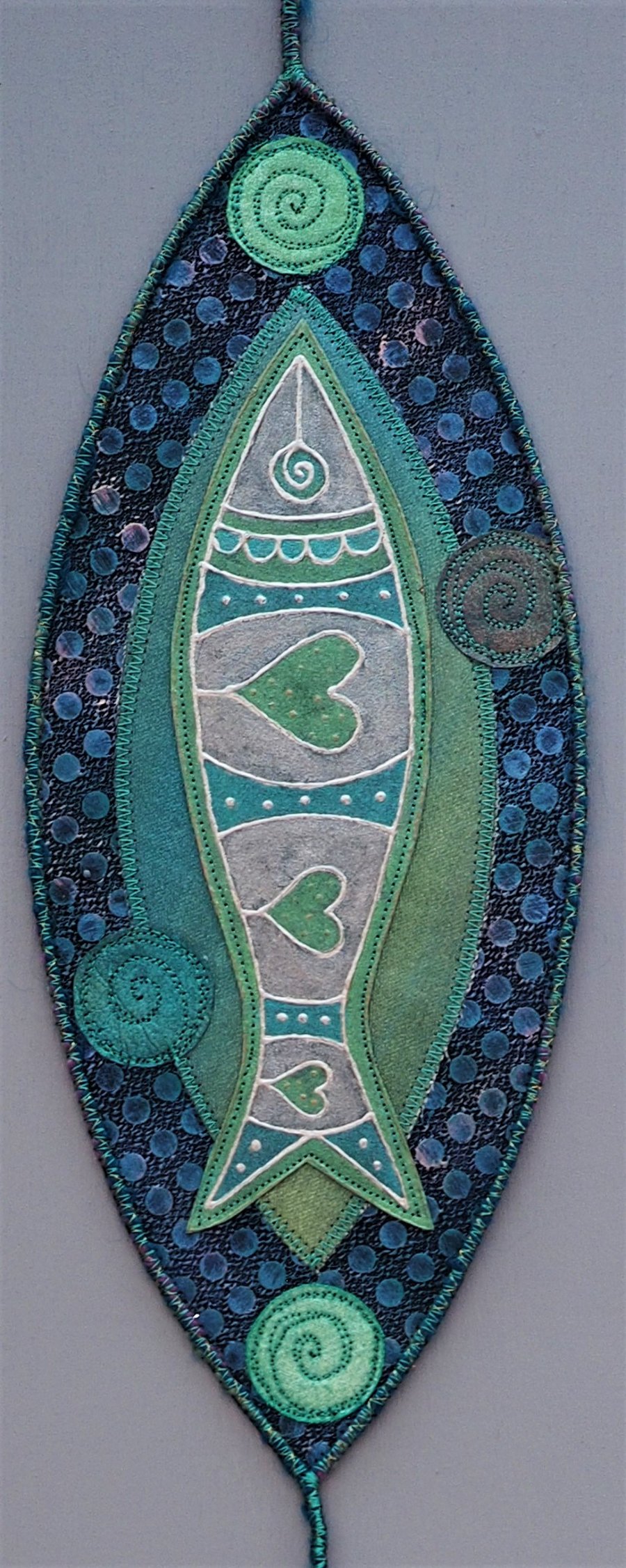 FSP007 - Fish Shield Wallhanging - pewter - green - blue - 30cm (12")