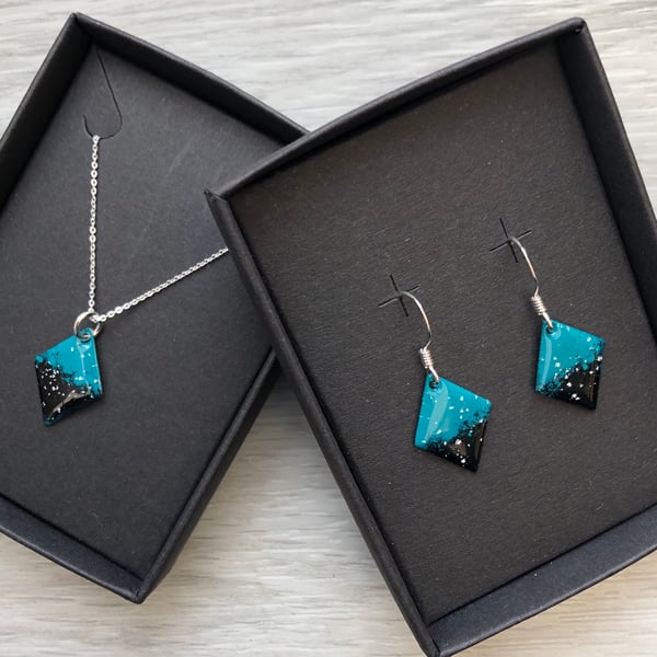 Diamond enamelled necklace & earring sets. Turquoise & black. Sterling Silver 