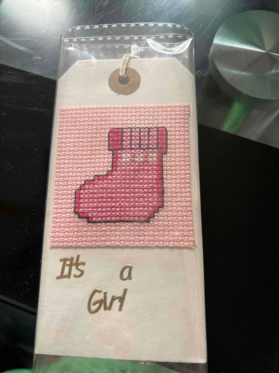 It’s a girl gift tag 