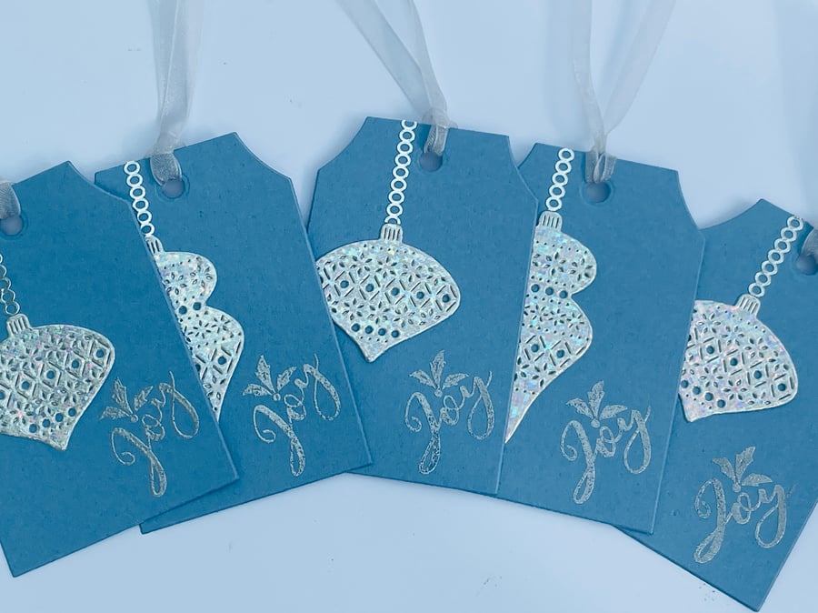 Set of 5 clean and classic Christmas bauble gift tags