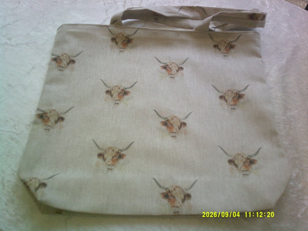 Highland Cow Heads on Beige Fabric Bag