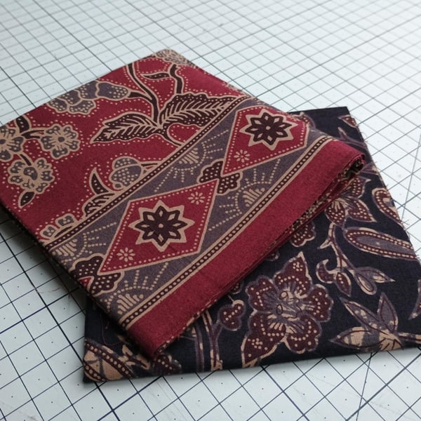 Cotton block print FQs - burgundy red and dark blue, flower leaf border motifs