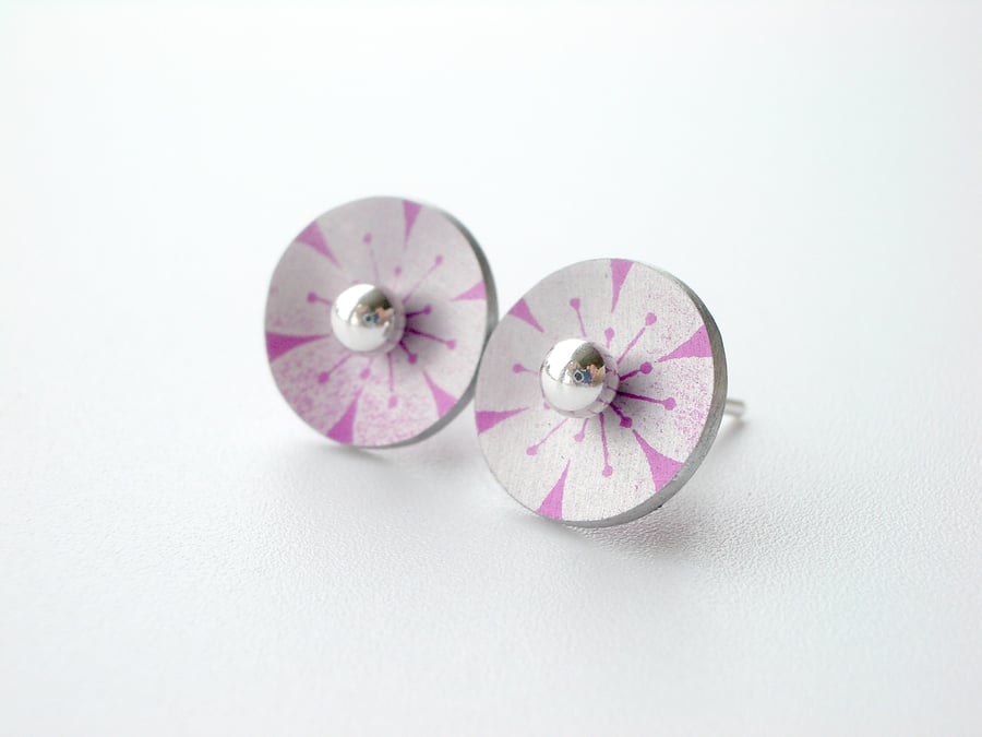 Flower circle studs earrings in pink 