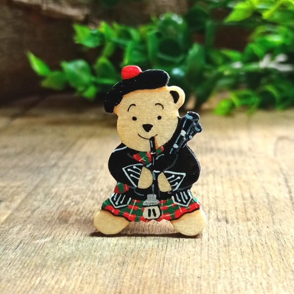 Bagpipes Gift, Handmade Scottish Bagpiper Bear Pin, Scotland Teddy Bear Brooch