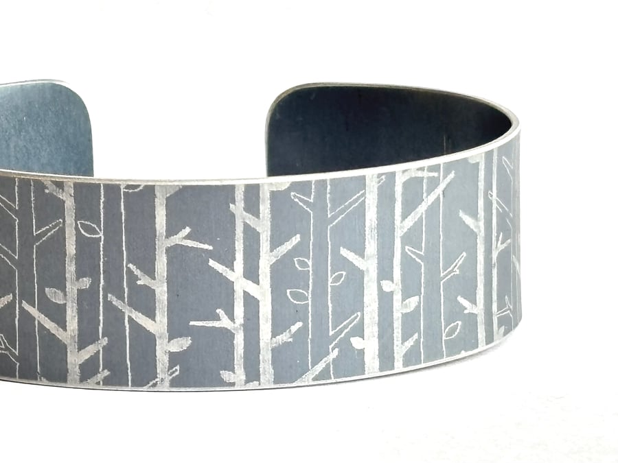 Woodland pattern aluminium cuff grey - second