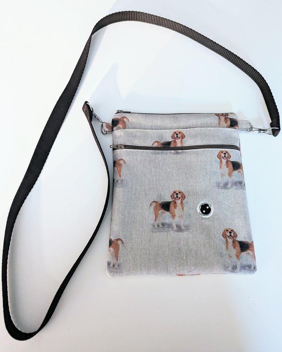 Dog walking bag in Beagle fabric 