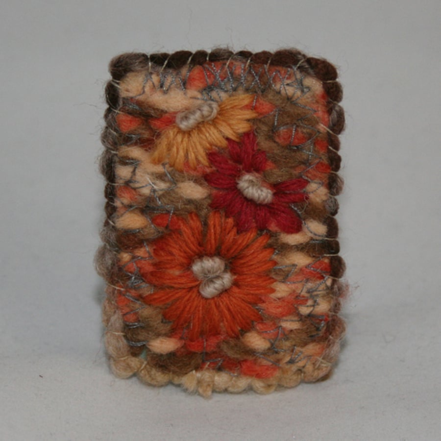 Embroidered Brooch - Bronze Daisies 