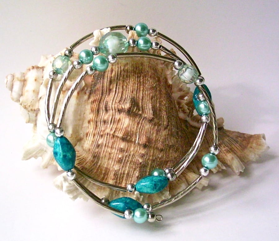 Turquoise Blue Beaded Memory Bracelet with Glass Pearls & Silver-tone Accents