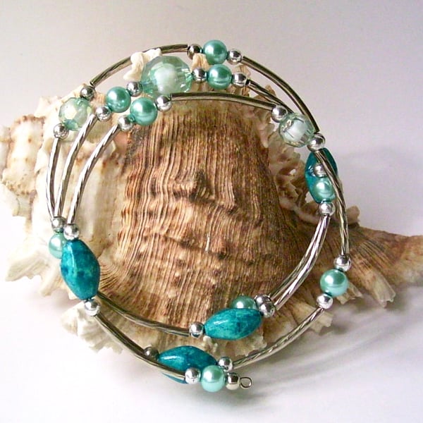 Turquoise Blue Beaded Memory Bracelet with Glass Pearls & Silver-tone Accents