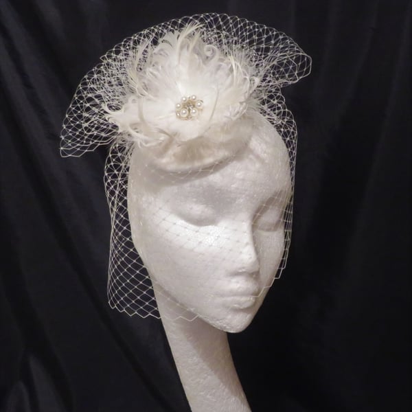 Ivory Vintage Style Veil & Feather Flower Bridal Fascinator Hat 