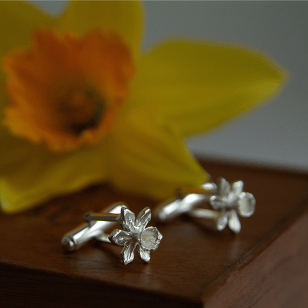 Daffodil Cufflinks - Sterling Silver T- Bar Cufflinks