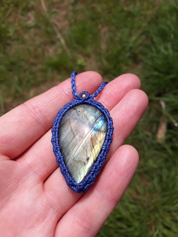 Macrame Labradorite Pendant 