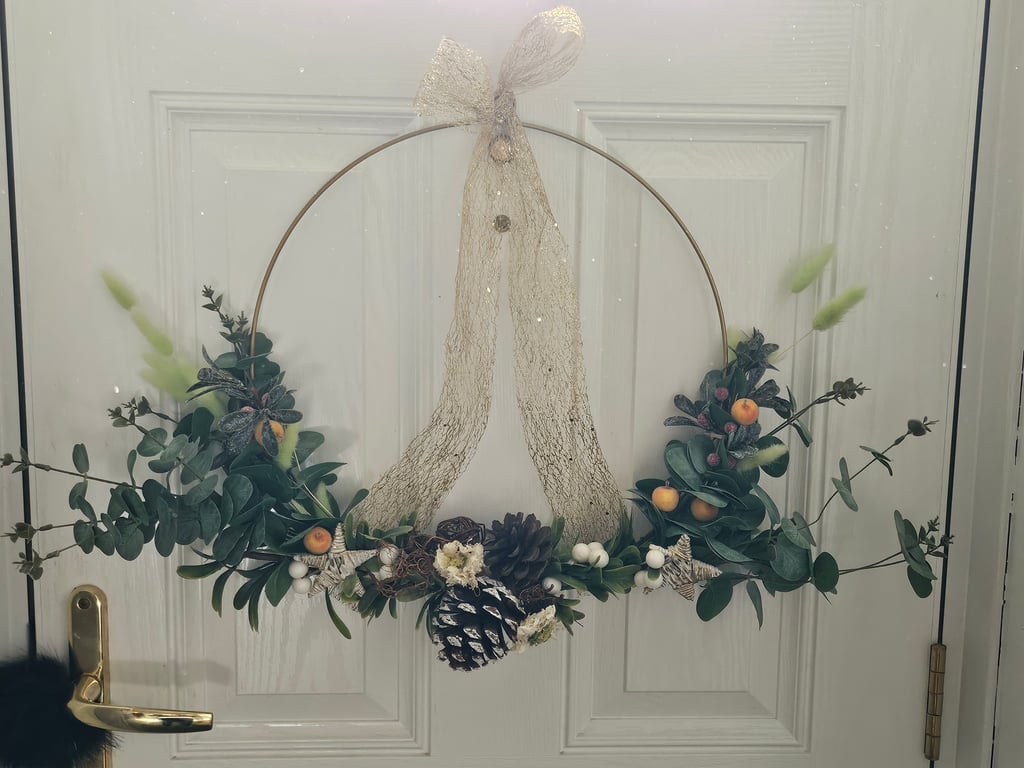Christmas Wreath in White & Greens