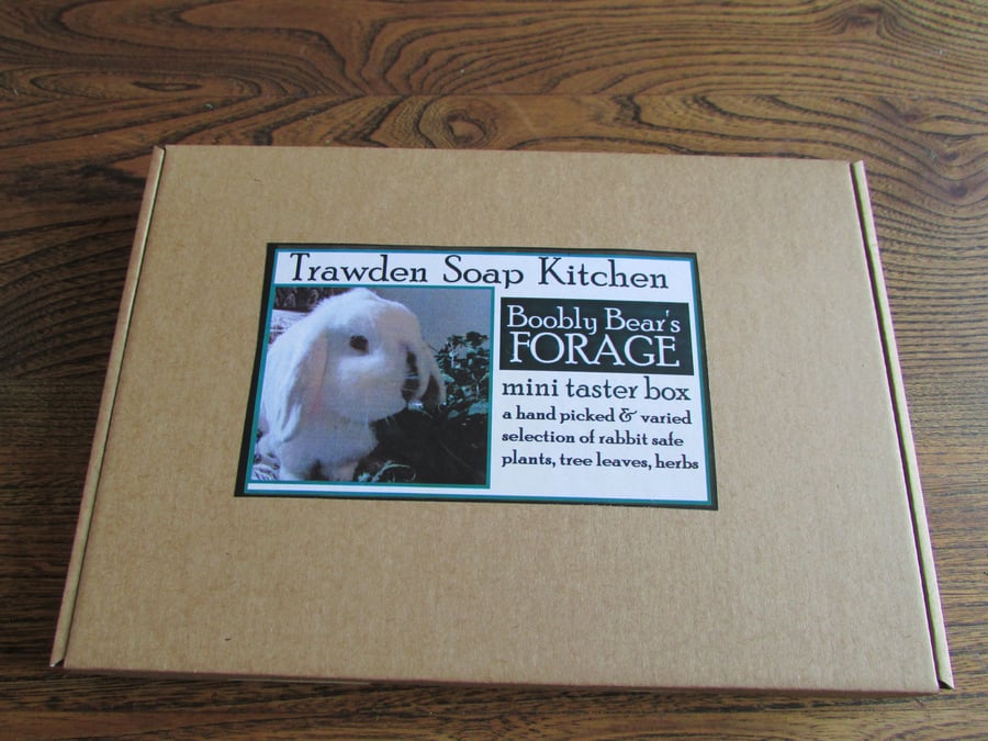 Boobly Bear's Dried Forage for Rabbits - Taster box 