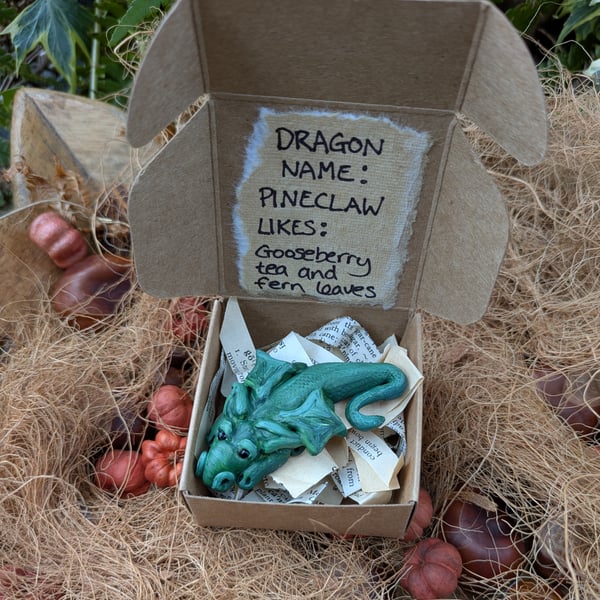 Green dragon, dragon sculpture, magic dragon 