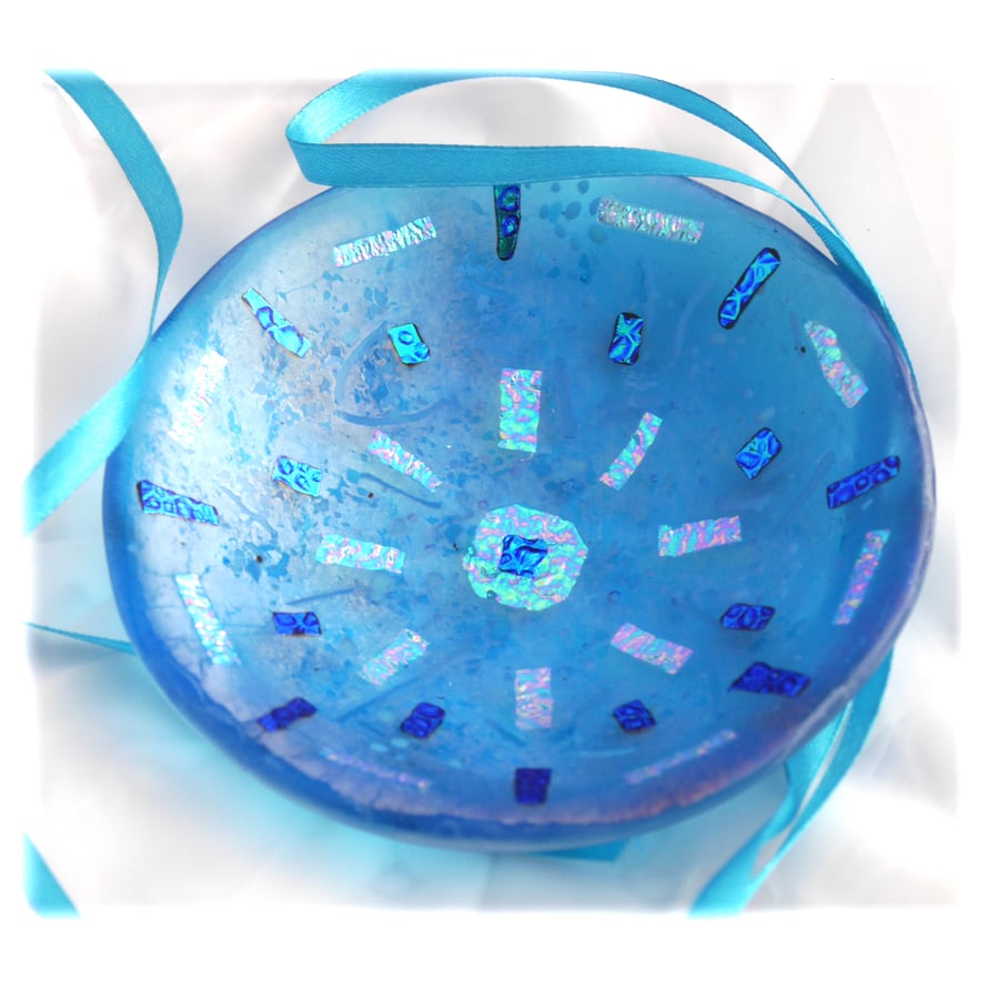 Fused Glass Bowl Round 12cm Sky Blue Dichroic 049