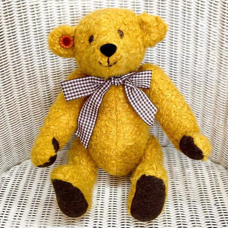 Tommy: Collectable Boucle Artist Bear 32cm (12.5")