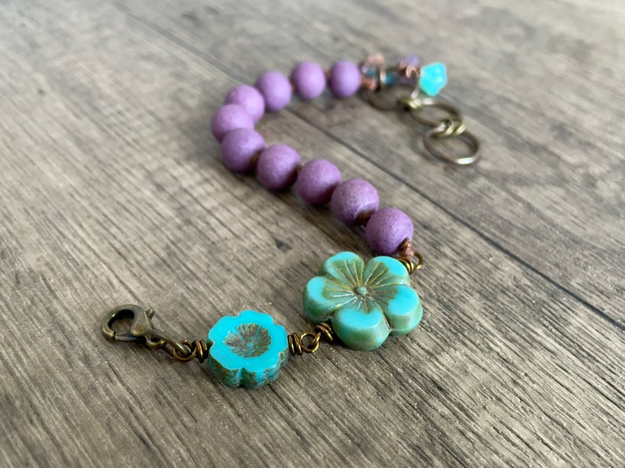 Turquoise Czech Glass Flower Bracelet. Orchid Pink Knotted Glass Bead Bracelet