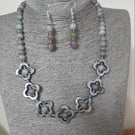 NATURAL SHELL AND SEMI PRECIOUS BEAD NECKLACE AND FREE EARRING SET.