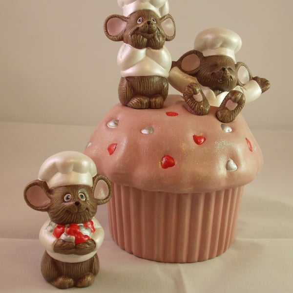 Ceramic Hand Painted Pink Cup Cake Brown Mice Trinket Jewellery Box Container.