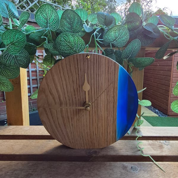Unique wood and resin clock 