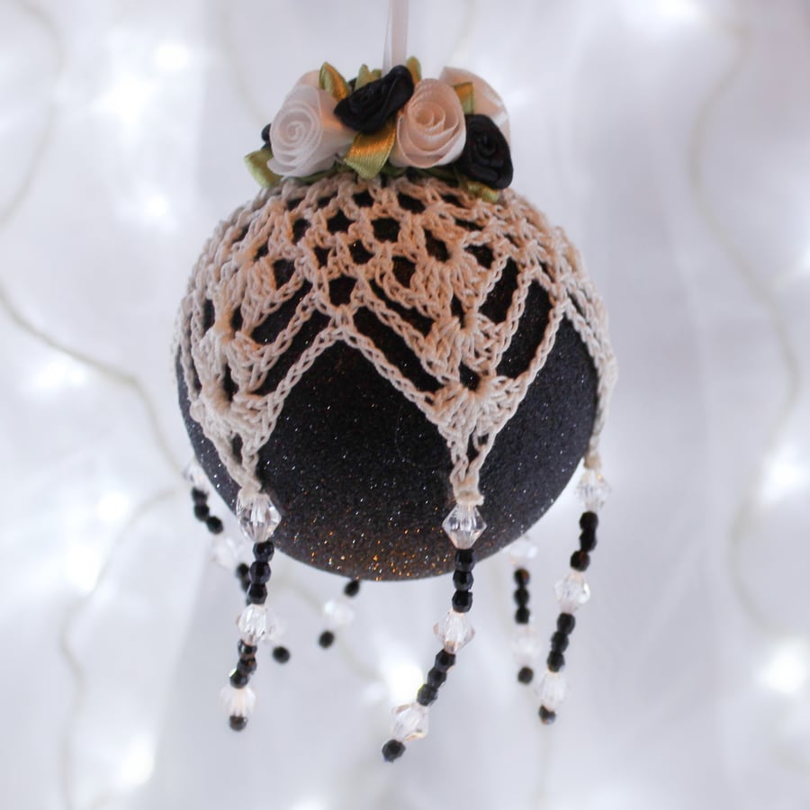 Christmas bauble black and white crochet lace vintage style, U3