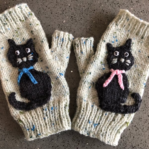 Pussy Cat Fingerless Gloves Small to Medium (R907)