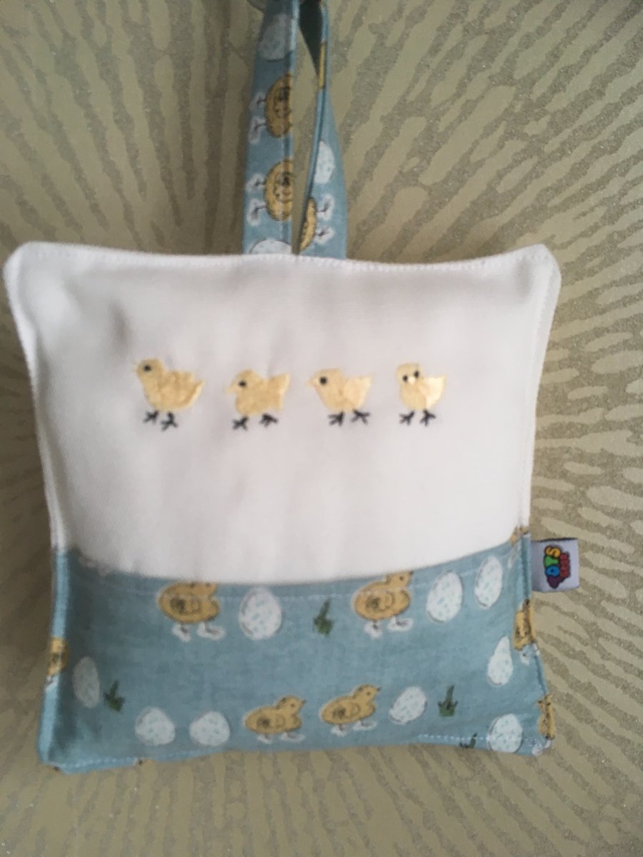 Mini pocket cushion with baby chicks