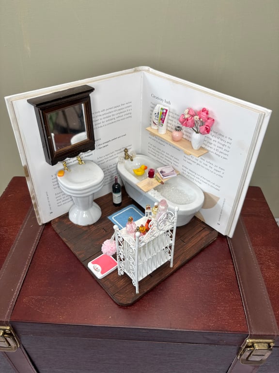 The Art of the Bath Book Nook