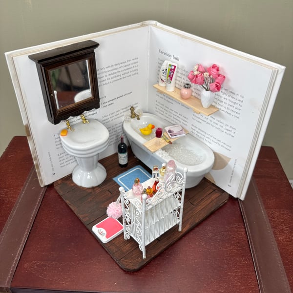 The Art of the Bath Book Nook
