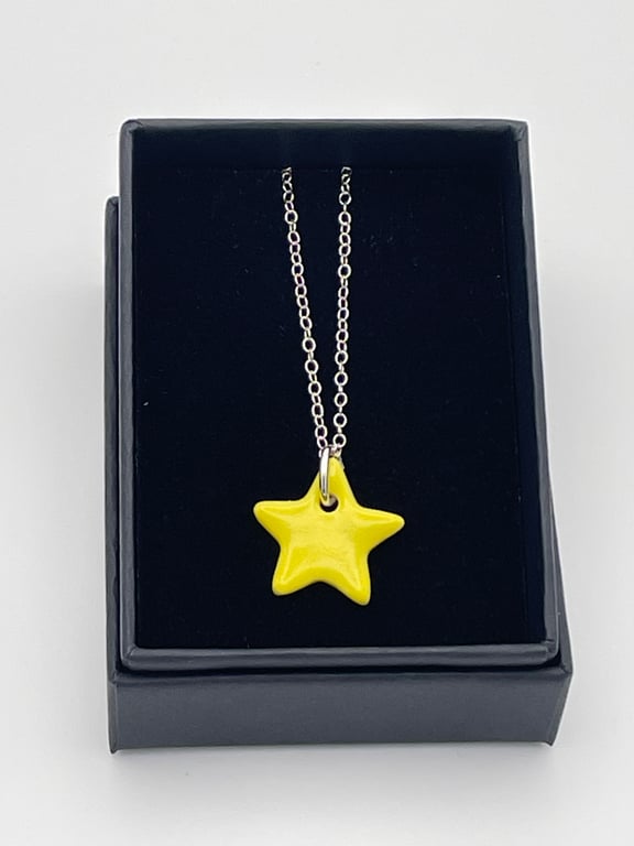 Yellow star porcelain necklace
