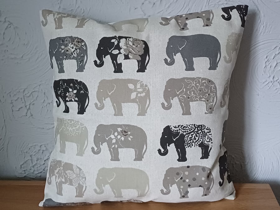40x40cm Cushion Covers Elephants Charcoal Grey (16")