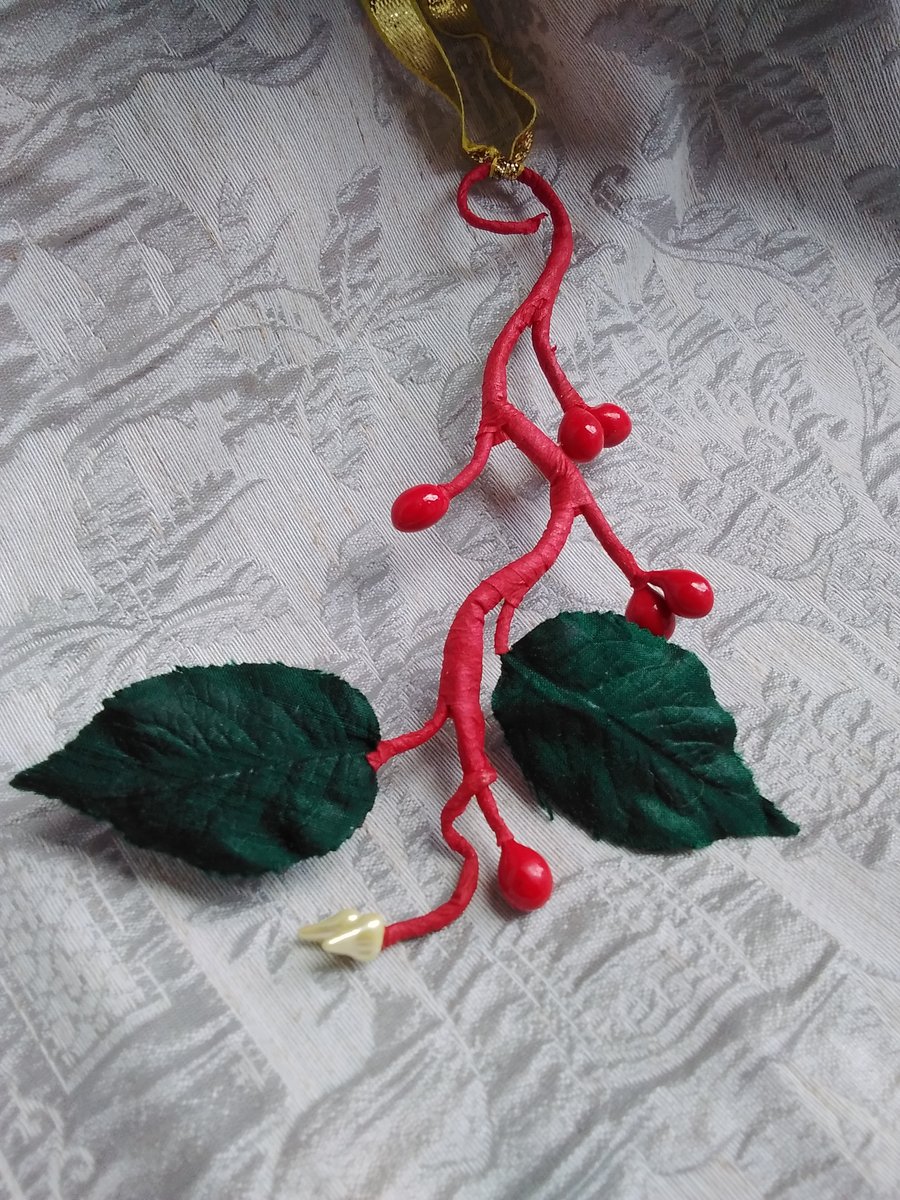 Christmas Decoration in Vintage Red and Green