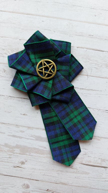 Black Watch Tartan Ruffle Rosette and Pentagram Brooch Pin 