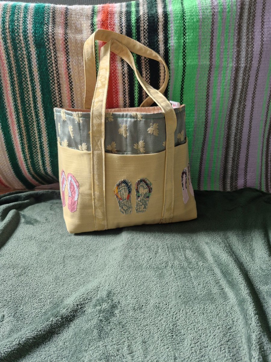 Fun Beach bag or shopper with flip flop applique